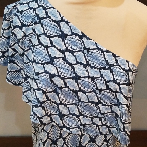 Michael Kors One Shoulder Top - Picture 2 of 8